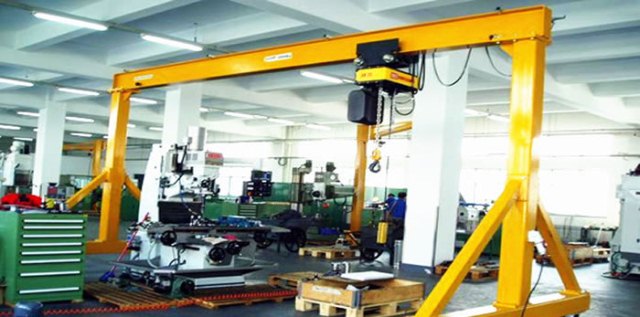 ADJUSTABLE GANTRY CRANE: small gantry crane