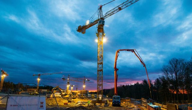 building with heavy machinery,
Tower Crane Equipment