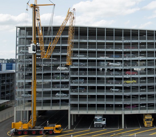 Liebherr mobile tower crane