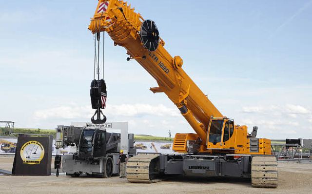 Liebherr telescopic crawler crane