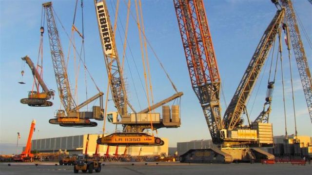 Liebherr crane lifting crane