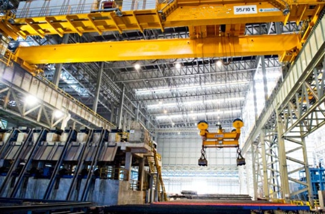 What is overhead crane?