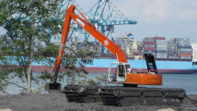 Amphibious Excavator