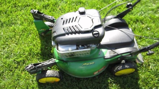 John Deere Self propelled Lawn Mower