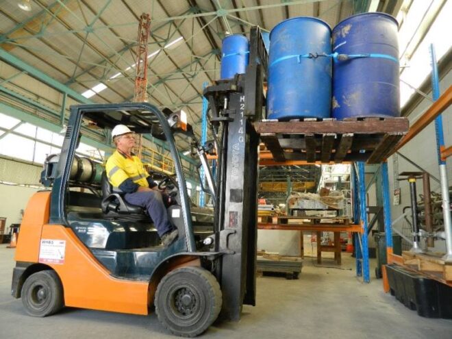 How to drive a Forklift