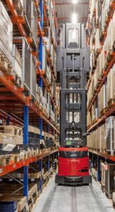 Can you walk under pallet racking? Working under pallet racking