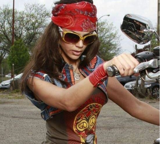 How to wear a bandana for motorcycle riding?