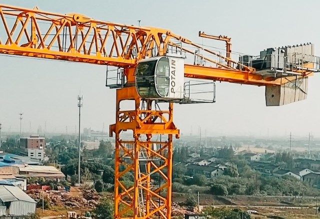 radius tower cranes