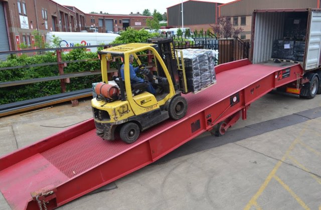 Forklift ramps for containers