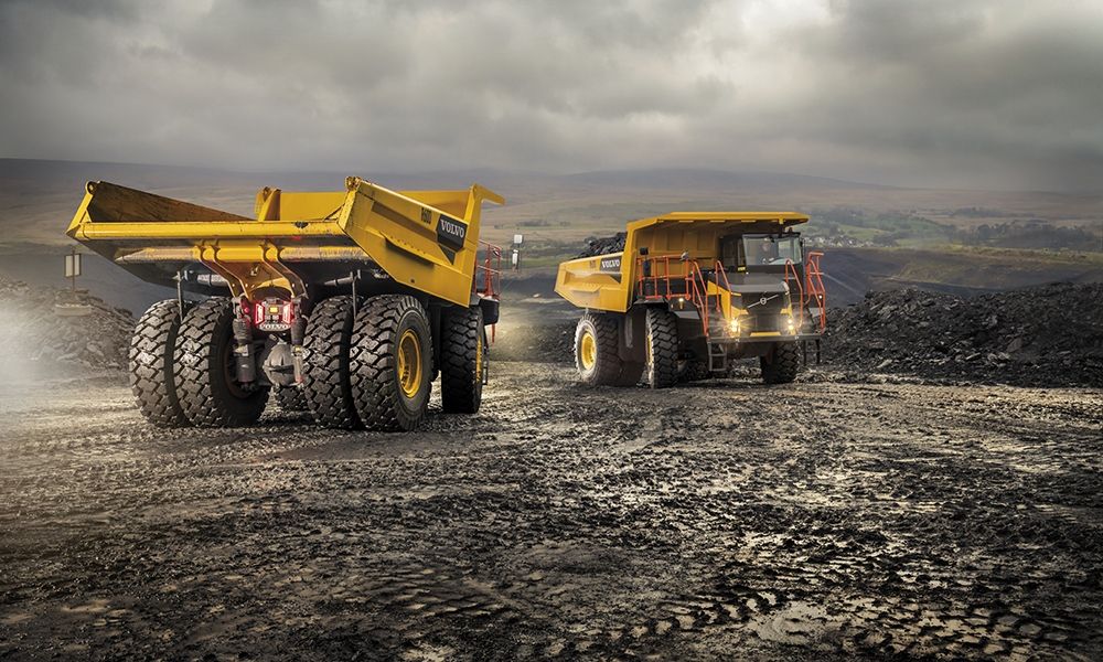 Dump trucks and mining equipment