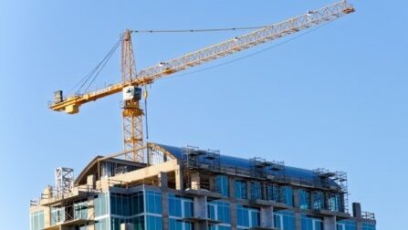 What is a tower crane?