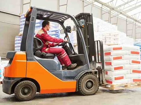 How to drive forklift for beginners