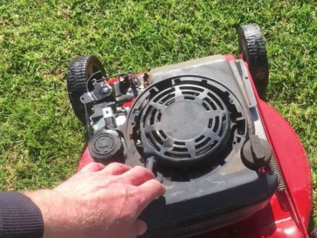 Self Propelled Lawn Mower Problems