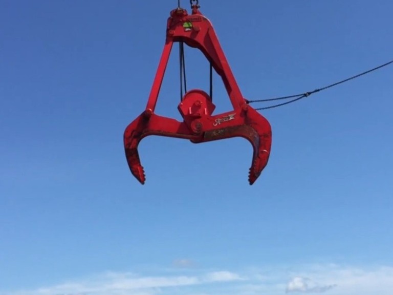 Cuchara Bivalva para Muros Pantalla